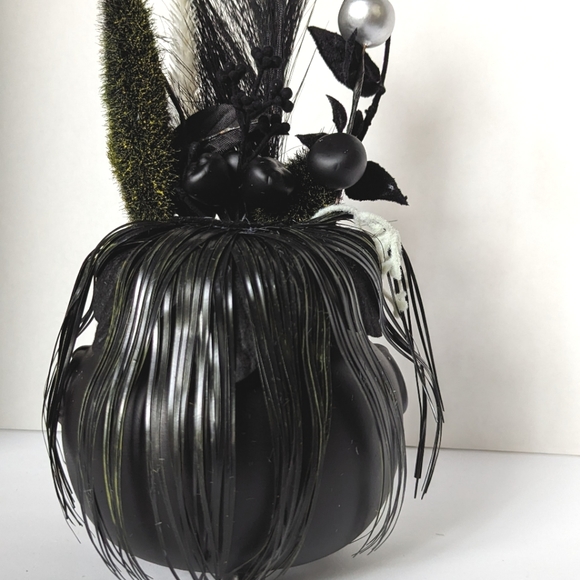 Target Halloween Hyde & EEK Cauldron Black Flowers Planter Creepy Plant Flower - Picture 4 of 6
